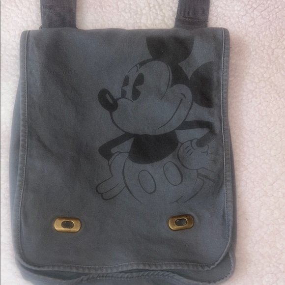 Stylish Gray Messenger Bag with Graphic Design - Picture 2 of 12